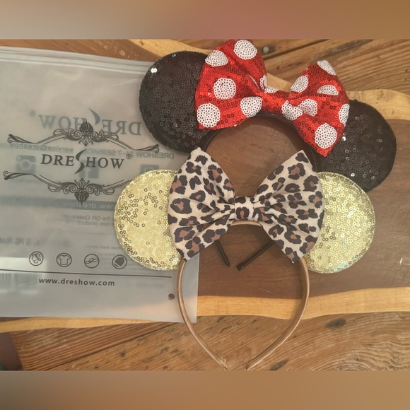 🐭Disney Sequined Mouse Ears, Set of 2 - Picture 4 of 13